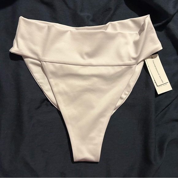 Londre Banded Scrunch Bottom - Picture 5 of 5